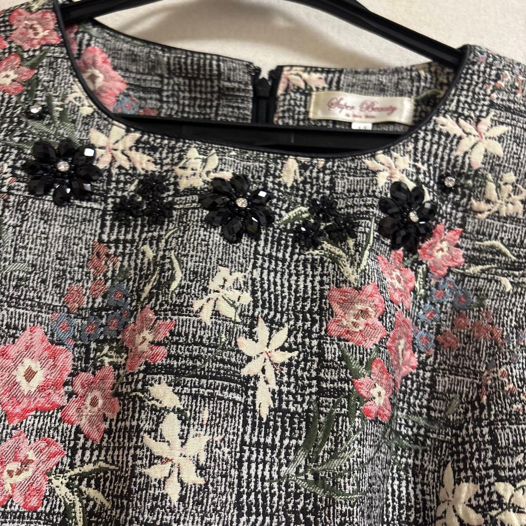 スーパービューティー44⭐︎黒xピンクノースリーブ花柄ワンピース