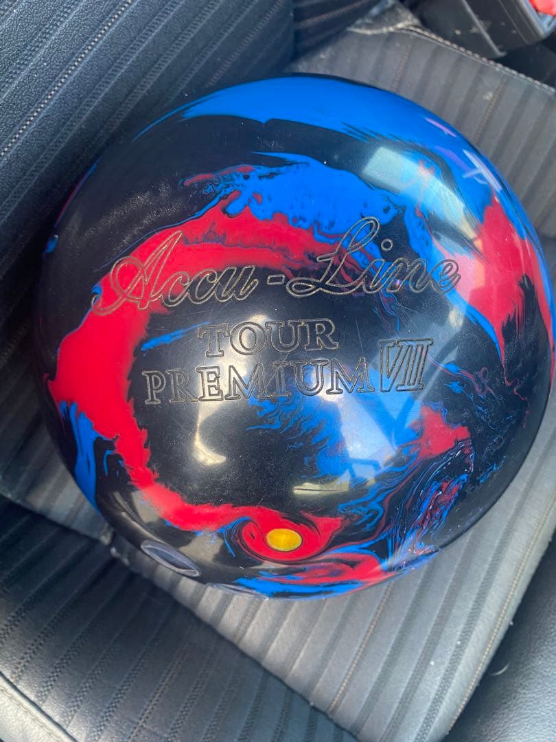 Accu-Line Tour Premium VII ボウリングボール
