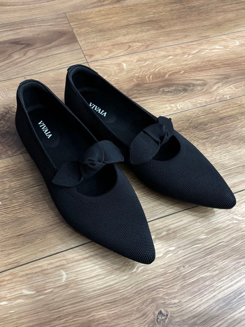 【新品、未使用】VIVAIA ポインテッドトゥ リボン付き フラットシューズ