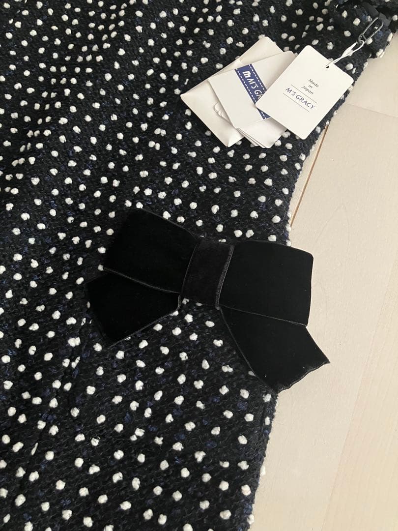 未使用 エムズグレイシー 40 立体ドット ポンポン ツイードワンピース 白黒