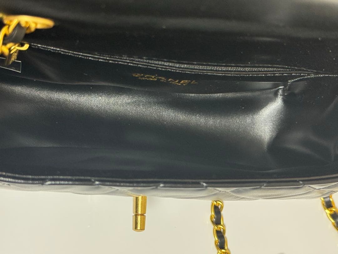 CHANEL MAKEUP キルティングショルダーノベルティ　ハートチェーン