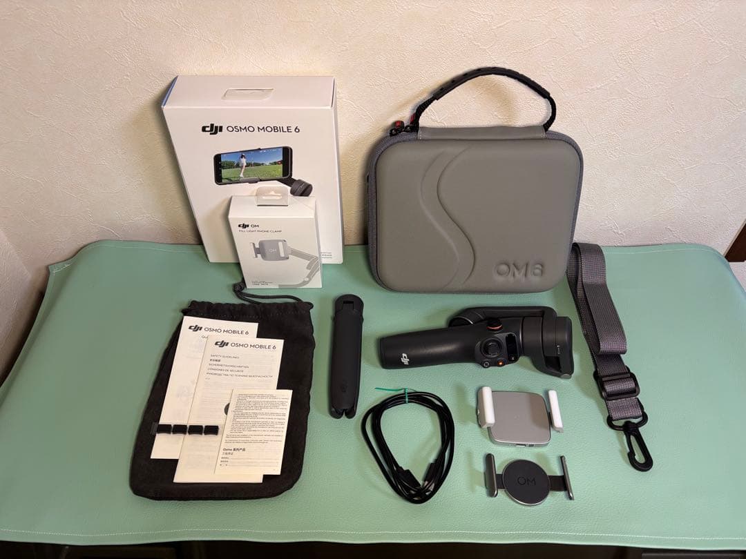 DJI Osmo Mobile 6 スタビライザー ケース&補助ライト付き