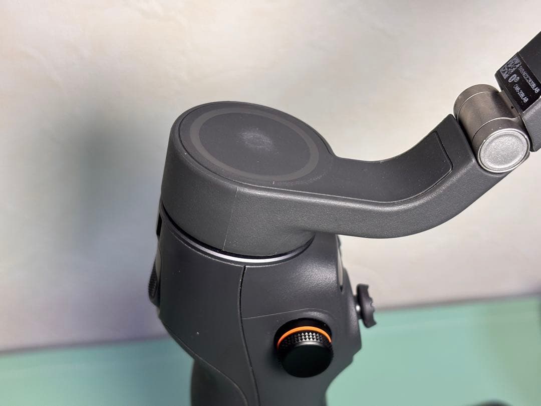 DJI Osmo Mobile 6 スタビライザー ケース&補助ライト付き