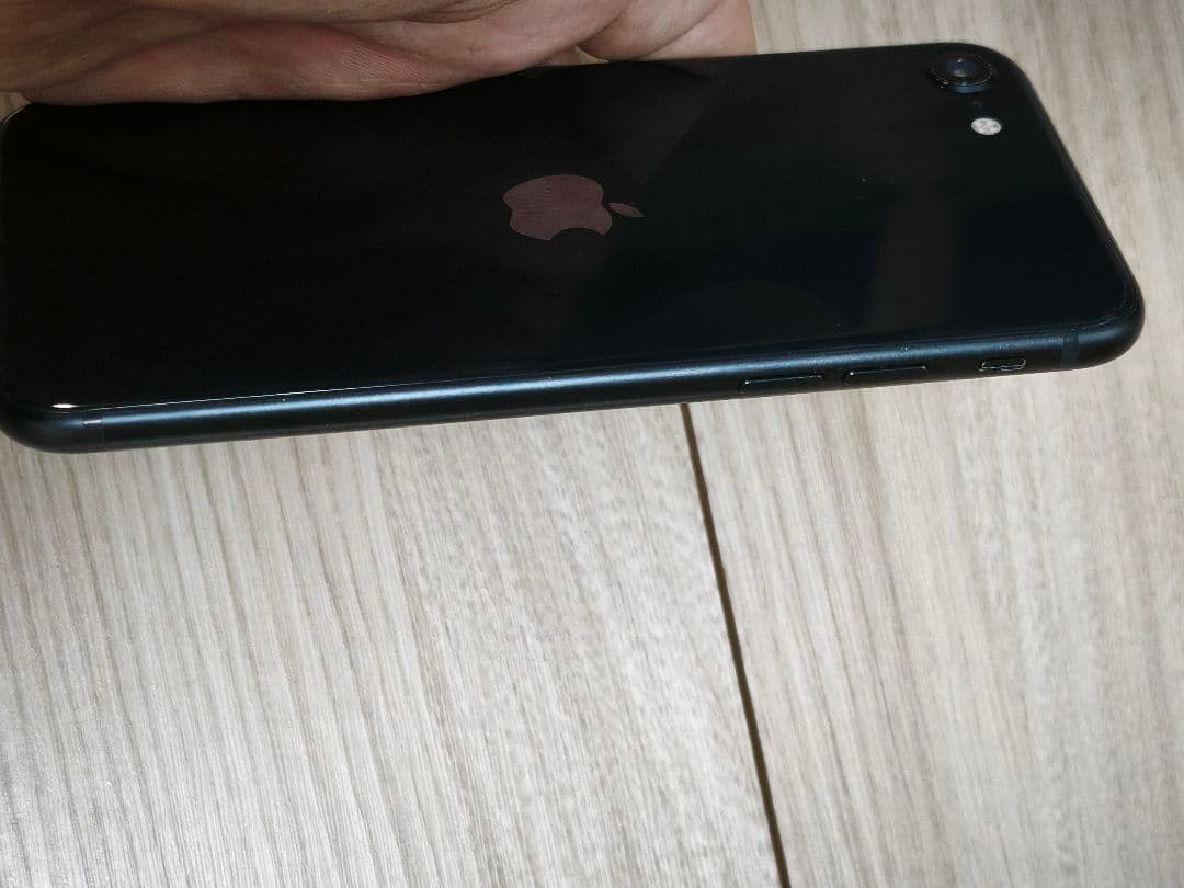 iPhone SE (第3世代) ミッドナイト SIMフリー 64GB 本体