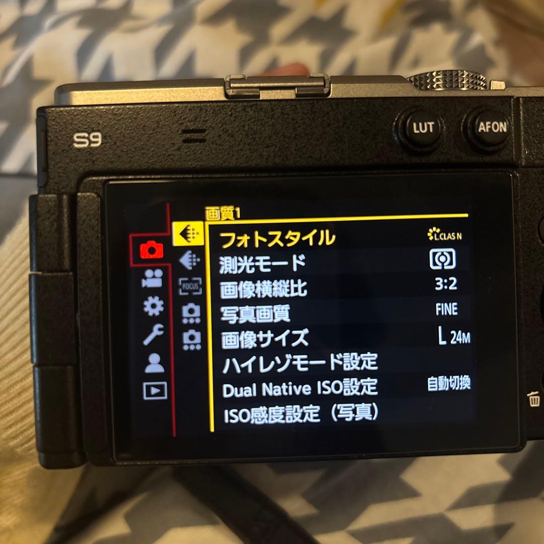 値下げ不可！Panasonic LUMIX S9 ブラックシルバー コンパクト