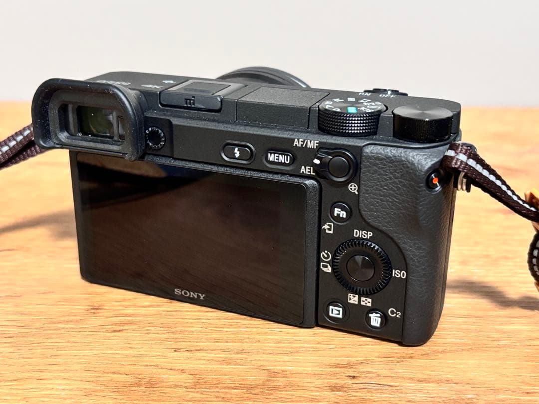 SONY α6400 デジタル一眼レフ ダブルズームレンズキット　バック付き