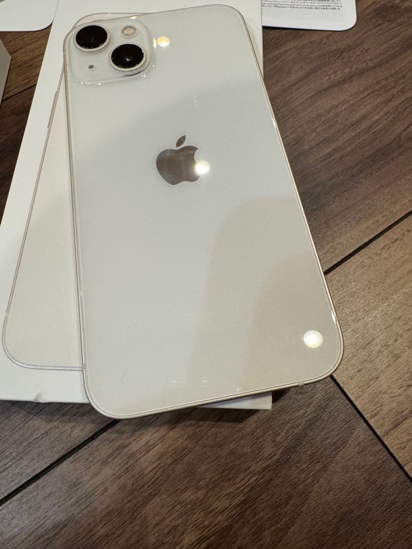Apple iPhone 13 スターライト本体　256GB SIMフリー