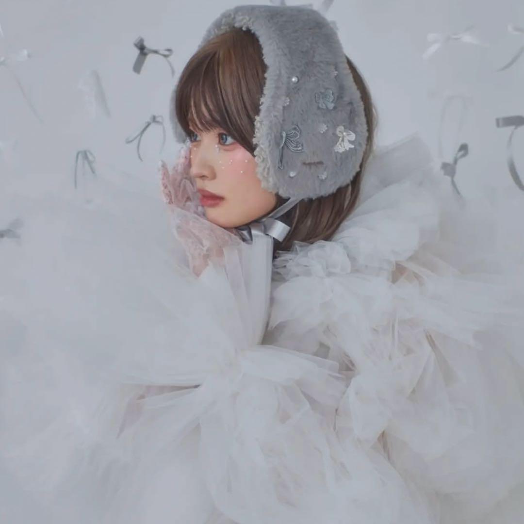 かきぶちももの　ファニーマフ　ライトグレー