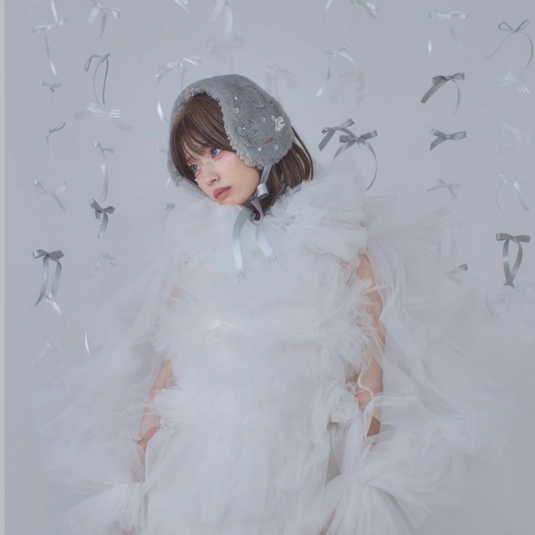 かきぶちももの　ファニーマフ　ライトグレー