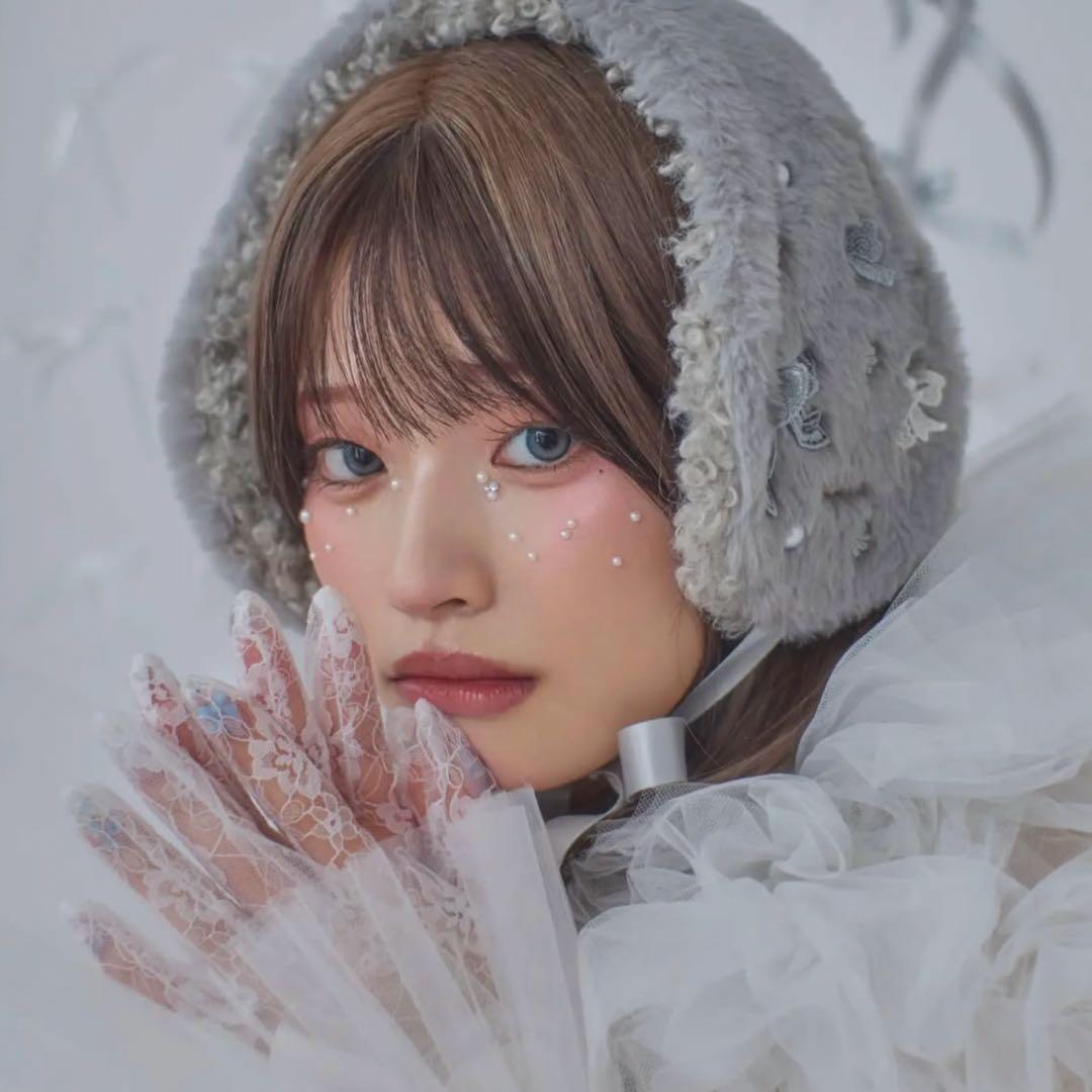 かきぶちももの　ファニーマフ　ライトグレー