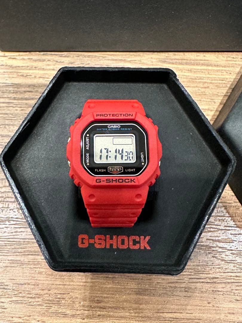 【新品】 G-SHOCK nano DWN-5600-4JR　レッド CASIO