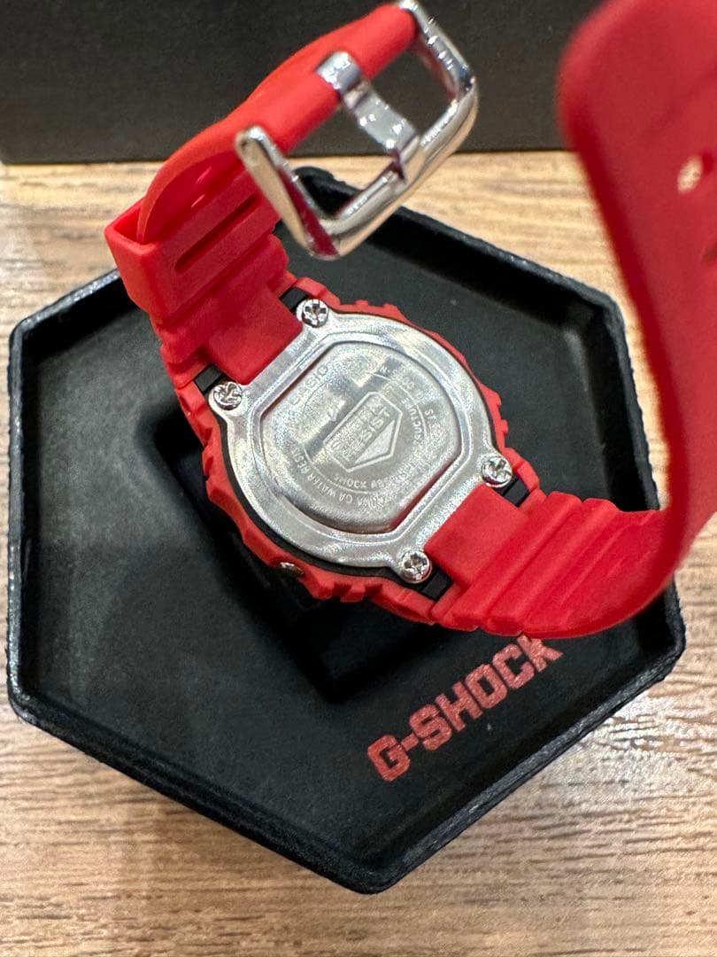 【新品】 G-SHOCK nano DWN-5600-4JR　レッド CASIO