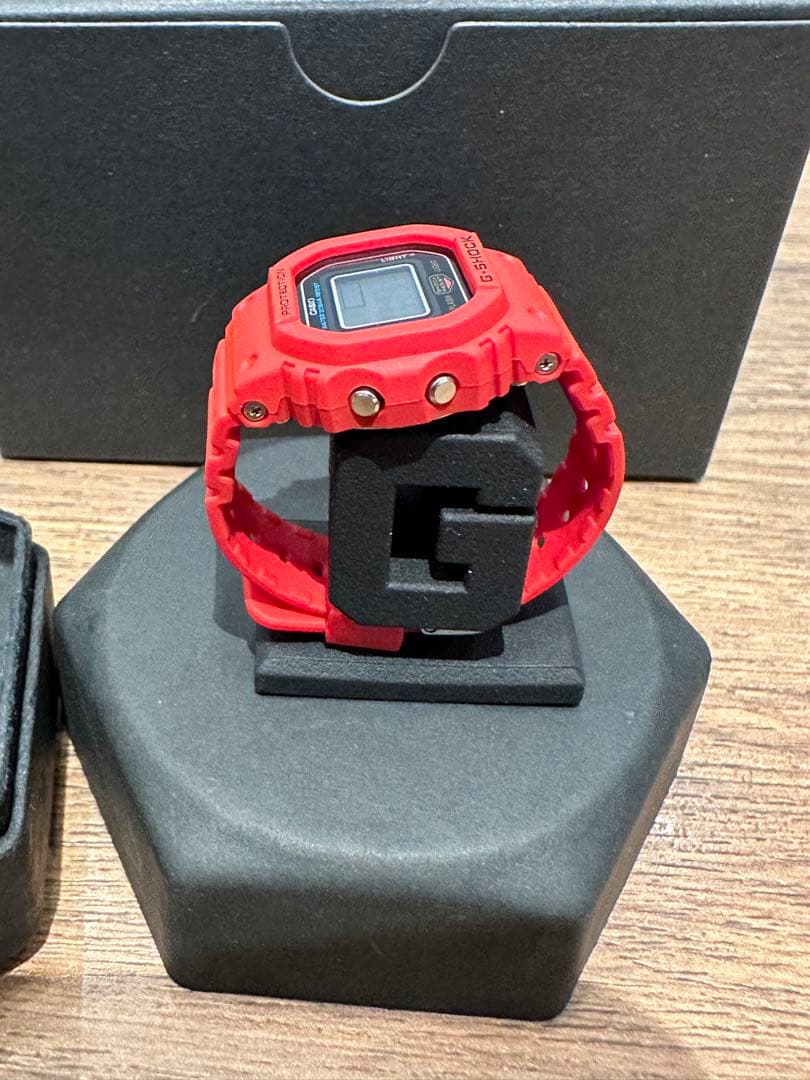 【新品】 G-SHOCK nano DWN-5600-4JR　レッド CASIO