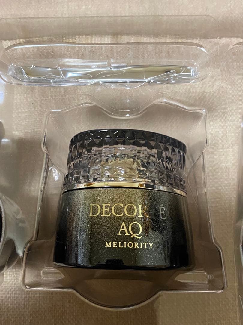 コスメデコルテ エターナルエレガンス ボックスより