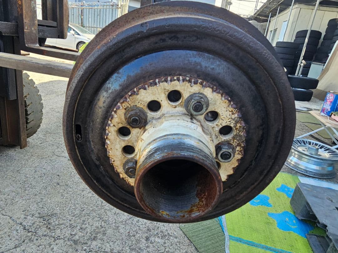 シボレーインパラ ホーシング デフです。