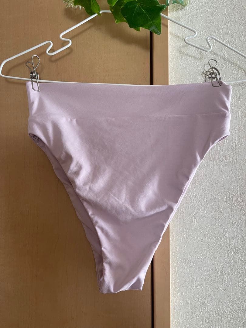 ALEXIA STAM 水着ストロベリーミルク ピンクセット&フリル付ホワイト上