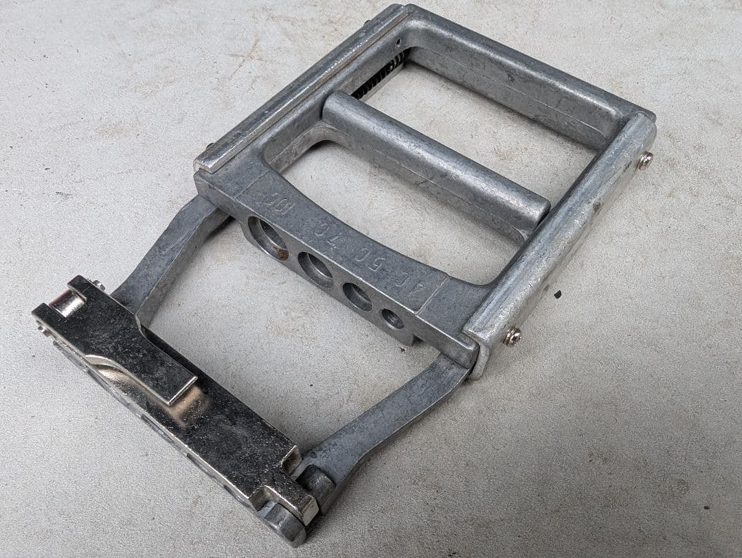 ケーブル挿入工具　スリーブ挿入工具