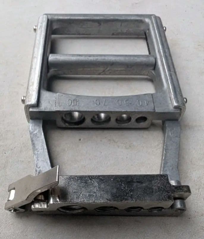 ケーブル挿入工具　スリーブ挿入工具