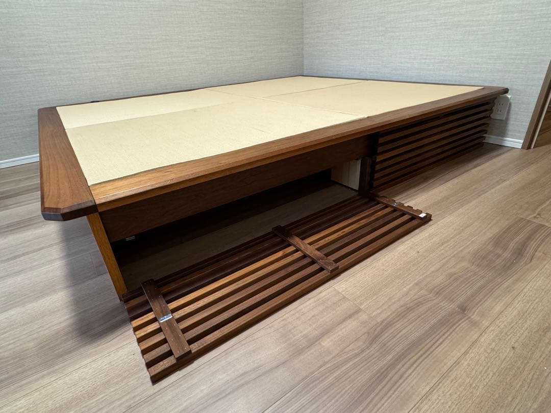 畳小上がり　飛騨フォレスト　無垢ウォールナットベッドフレーム　クイーンサイズ