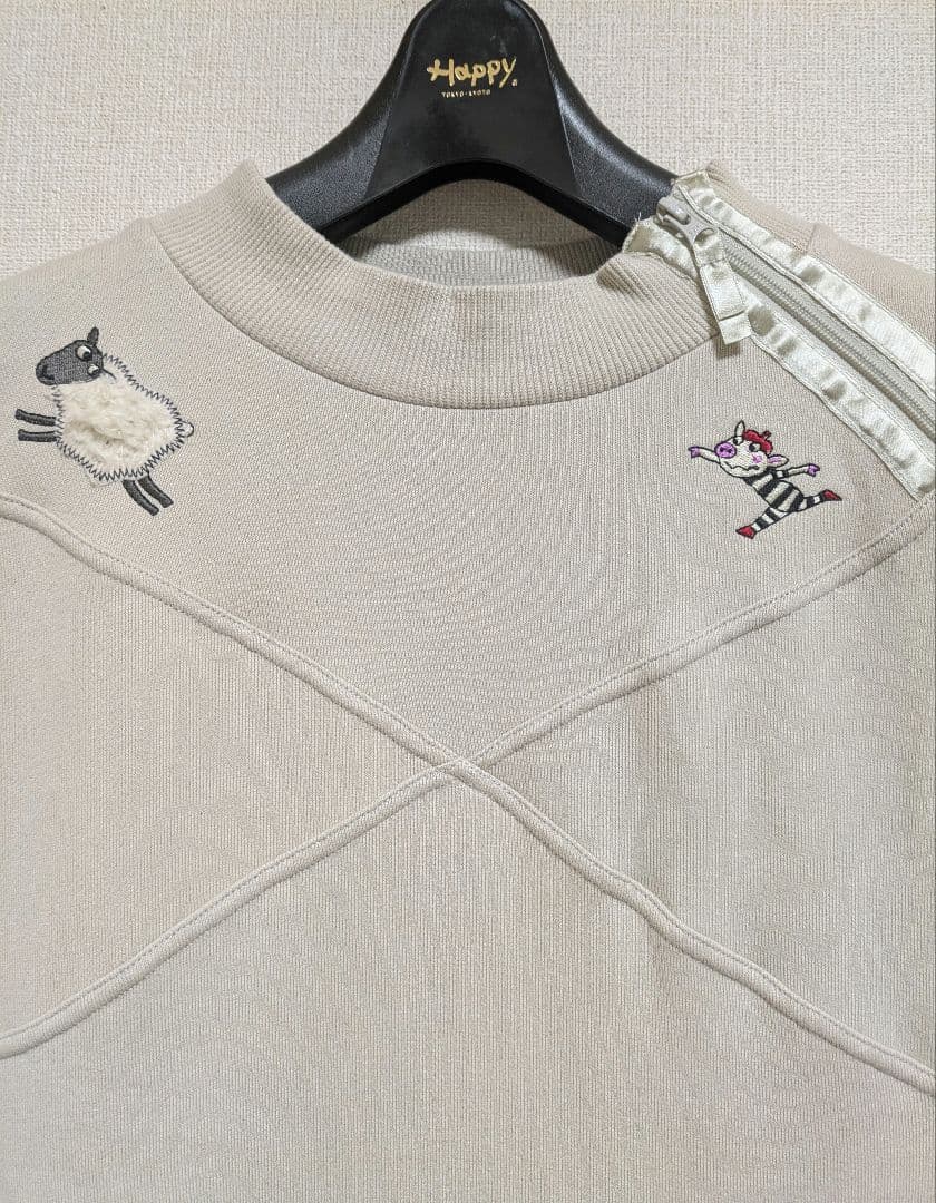 アルベロベロ♥️ぶたさん羊さん刺繍アップリケチュニック