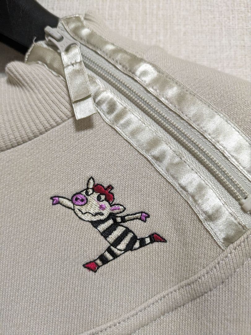 アルベロベロ♥️ぶたさん羊さん刺繍アップリケチュニック