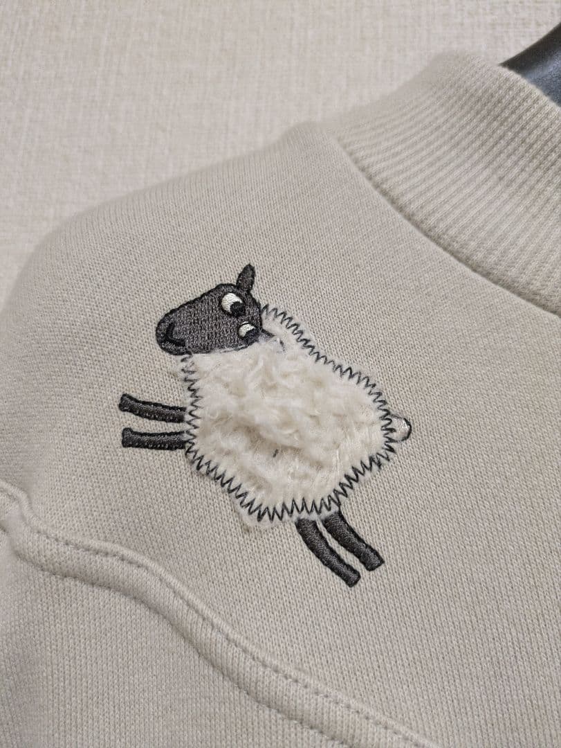 アルベロベロ♥️ぶたさん羊さん刺繍アップリケチュニック
