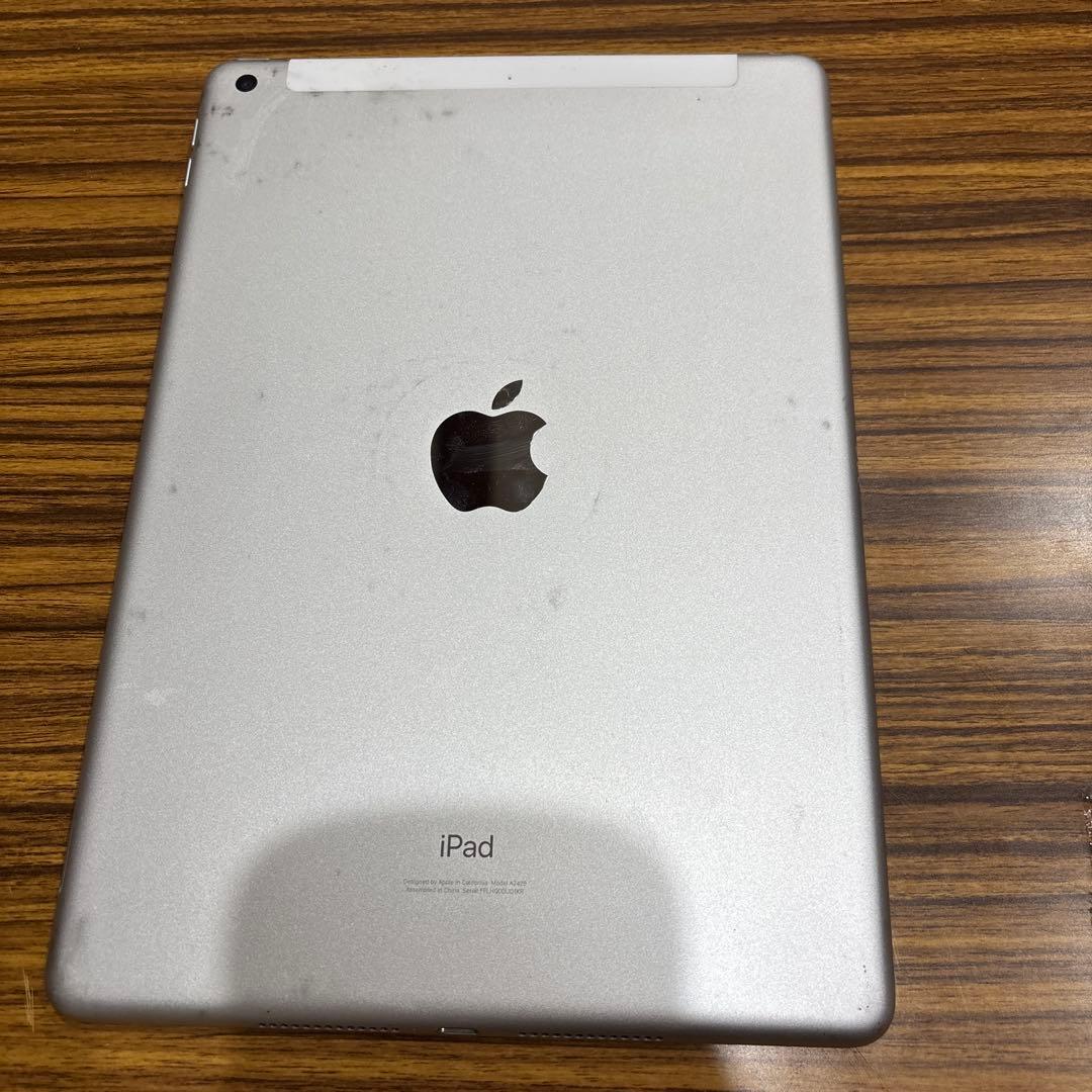 ぽ*ん様 iPad第8世代 128GB