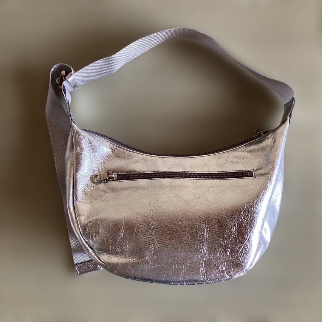 ラシットソフトレザーラウンドショルダーバッグ