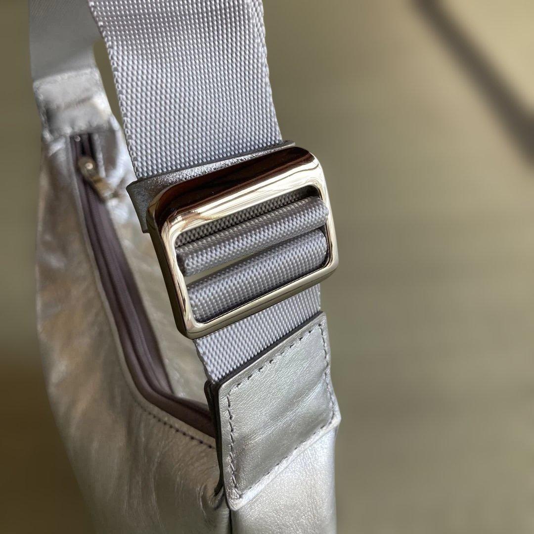 ラシットソフトレザーラウンドショルダーバッグ