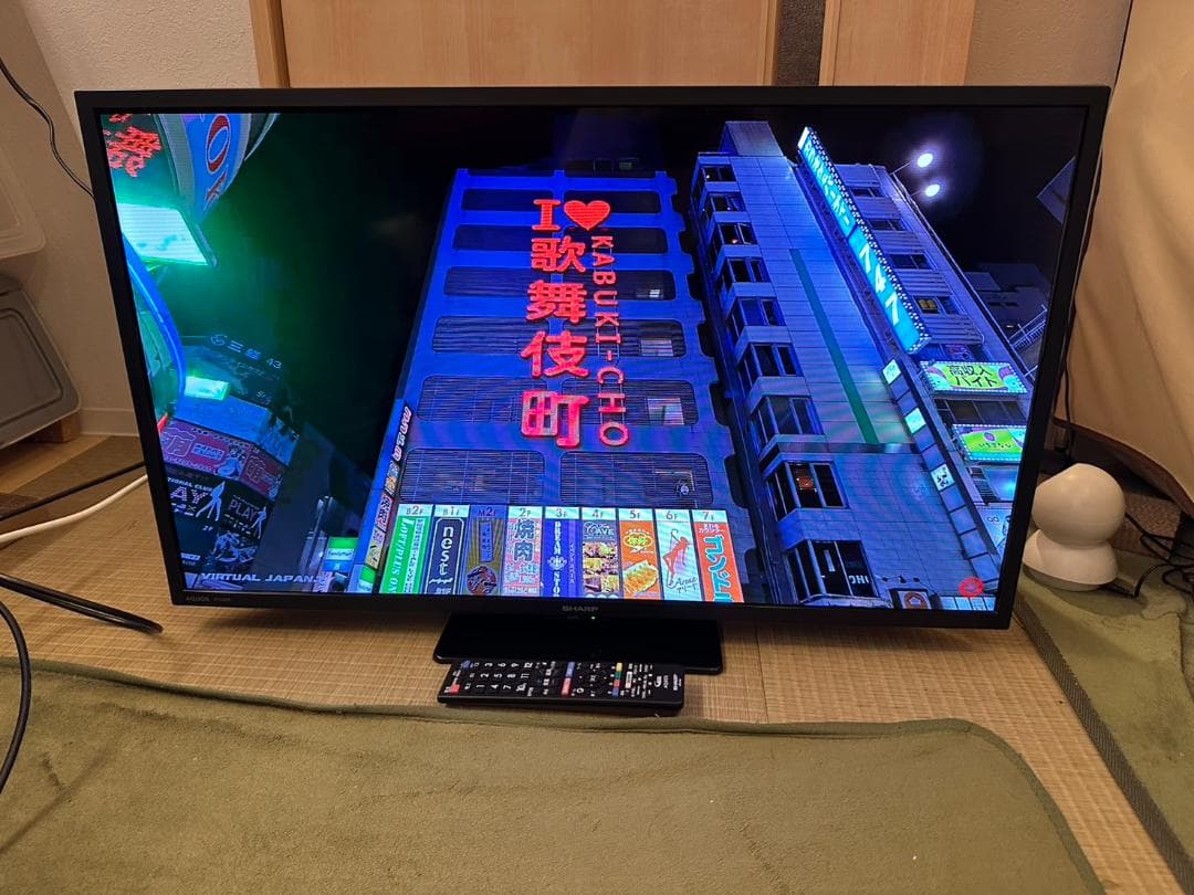 SHARP シャープ　32型　テレビ 2T-C32DE 2022年製　状態綺麗！