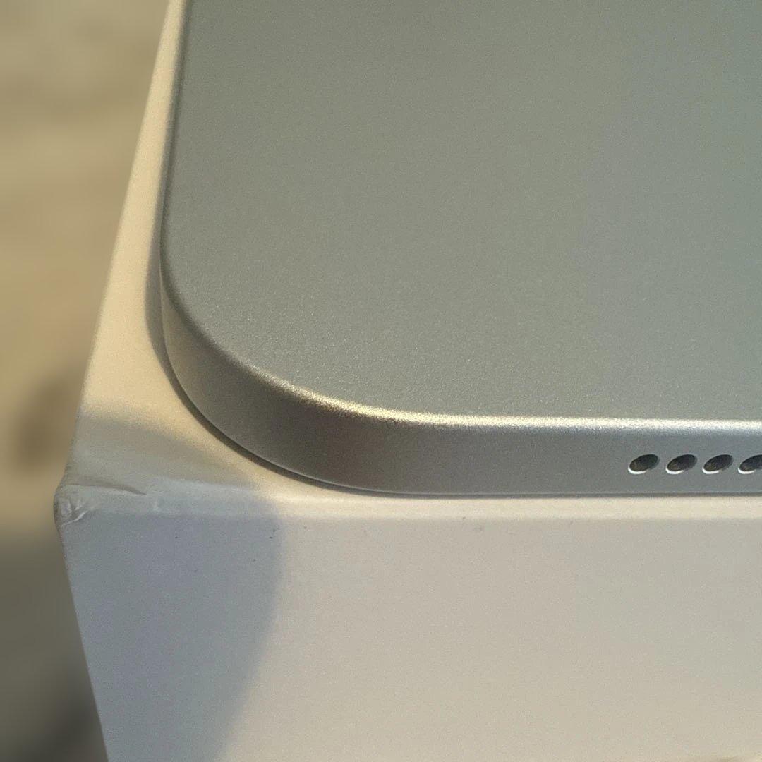 Apple iPad シルバー 本体 第11世代 A16 128GB おまけ付