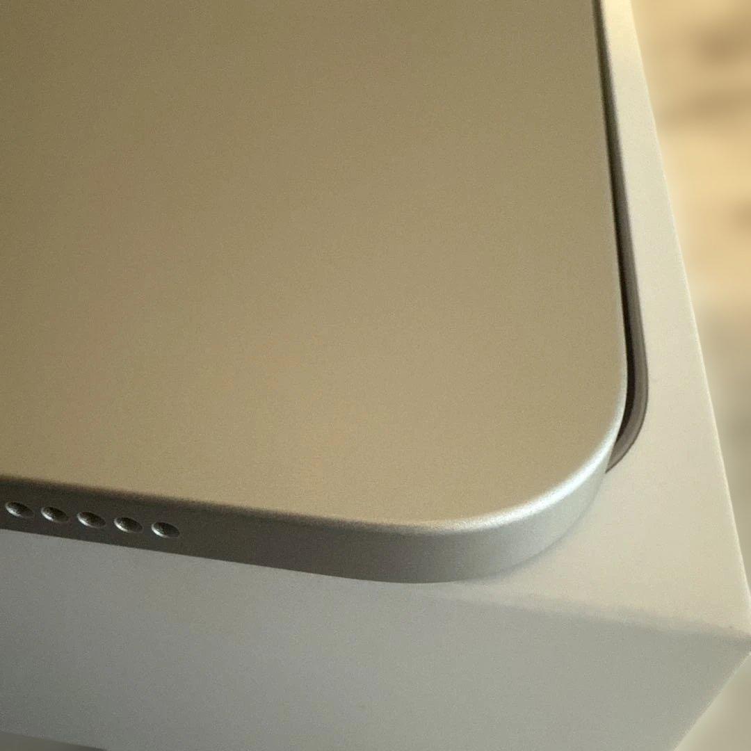 Apple iPad シルバー 本体 第11世代 A16 128GB おまけ付