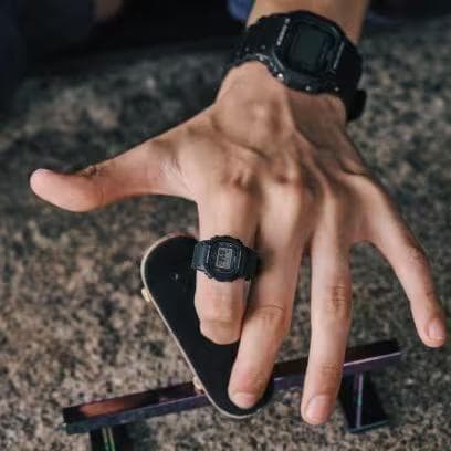 新品 CASIO G-SHOCK NANO DWN-5600-1JR