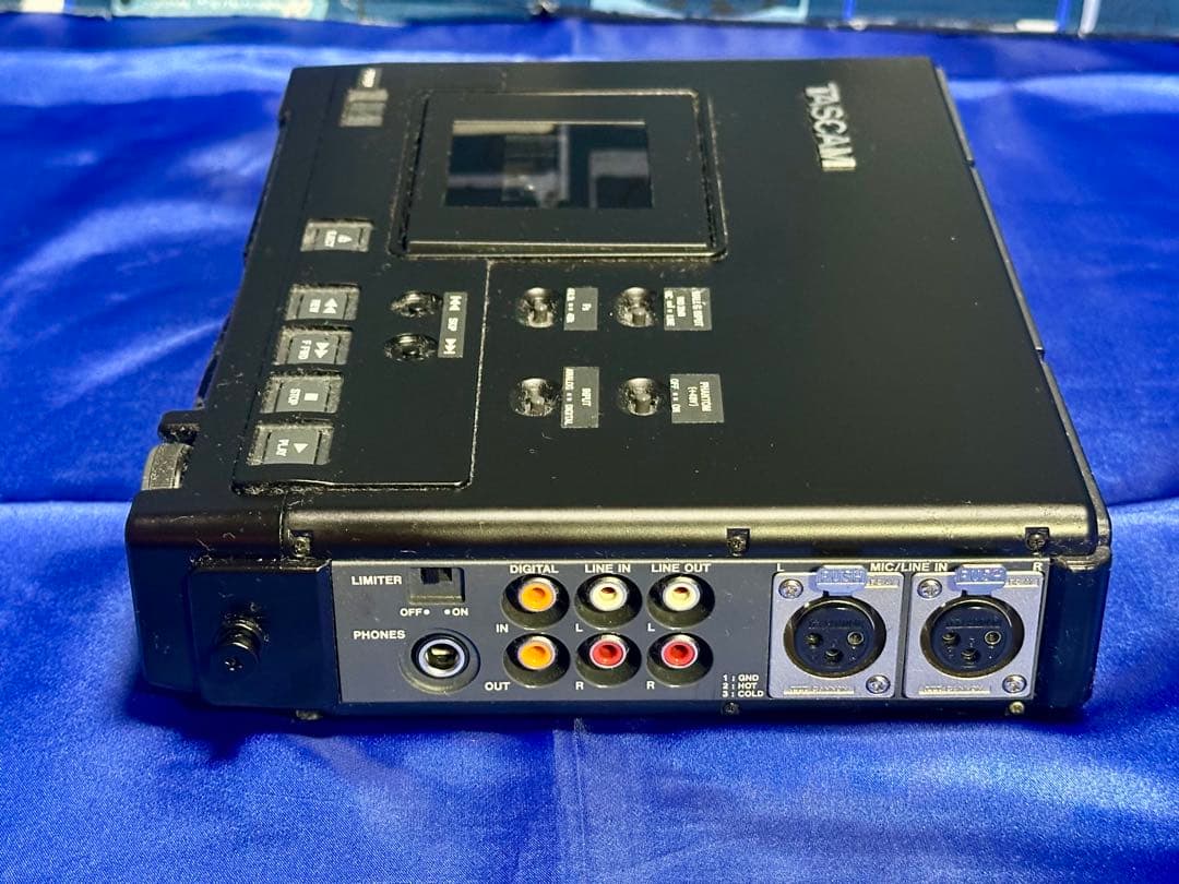 TASCAM プロ用ポータブルDAT　DA-P1 動作品 EX106-34