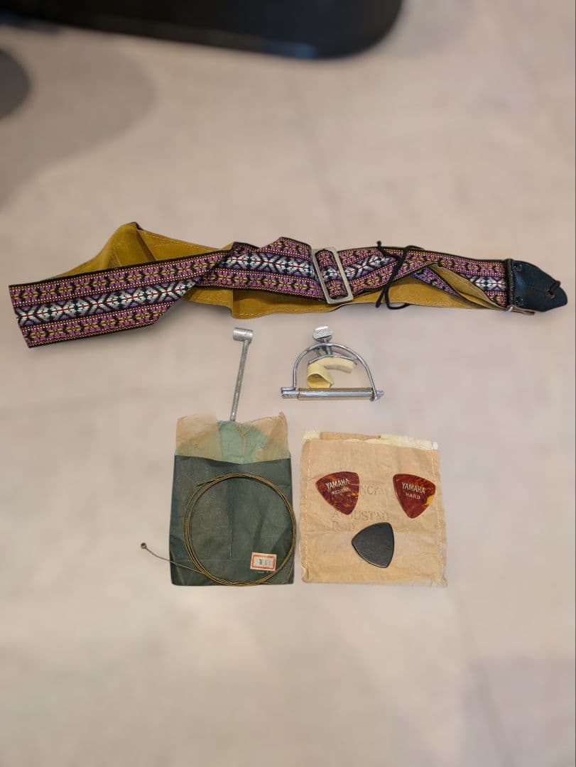 YAMAHA ヤマハ FG240 アコースティックギター ケース付き