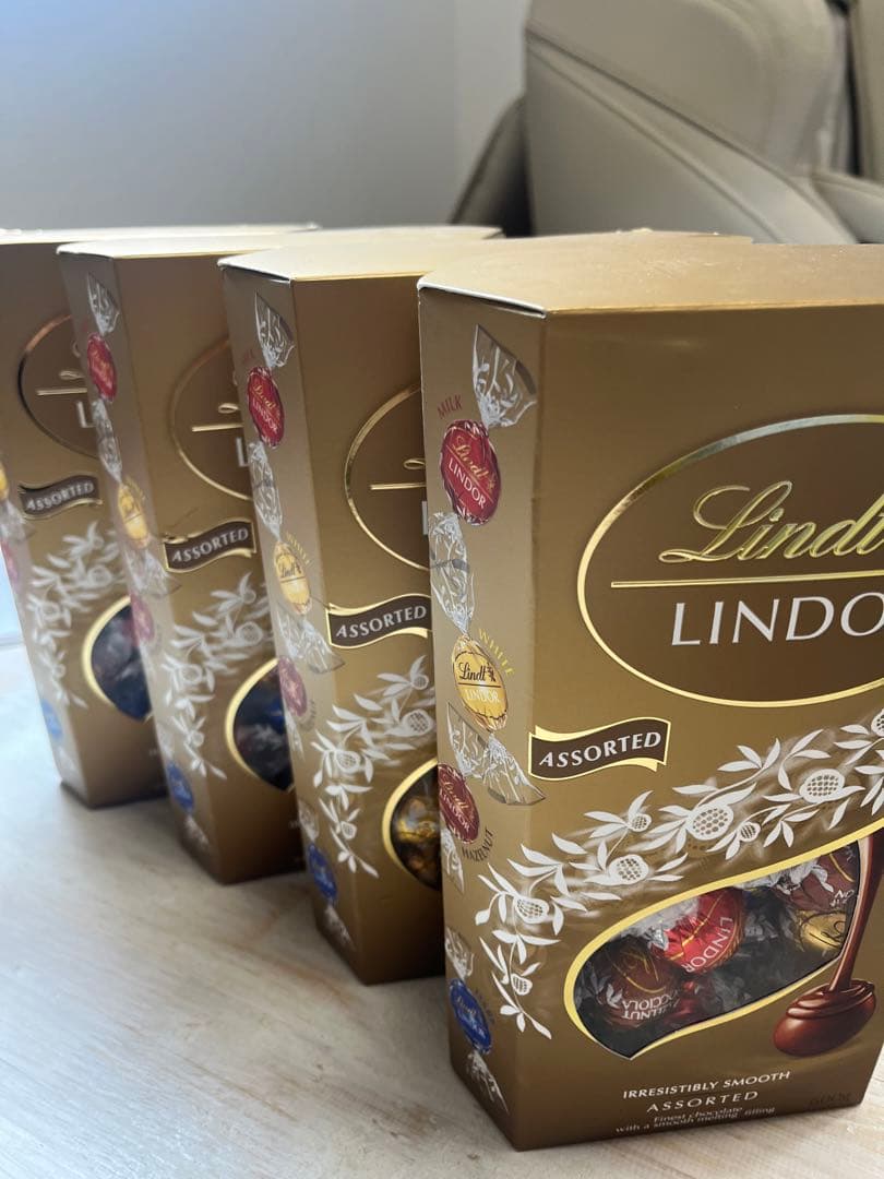 Lindt LINDOR アソート 600g x4箱