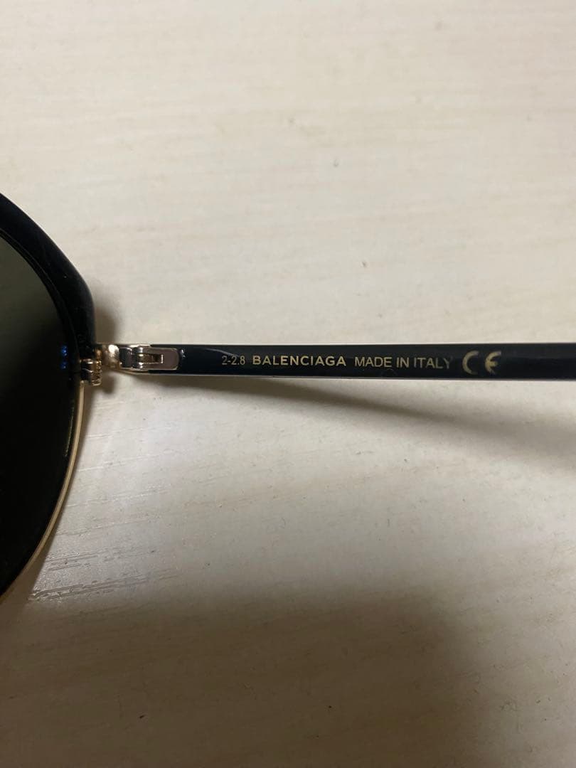 【最終値下げ】美品　BALENCIAGA ロゴ入りサングラス　ブラック