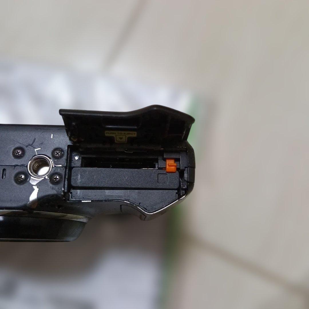 FUJIFILM Fine pix F800EXR ファインピクス　早い勝ち