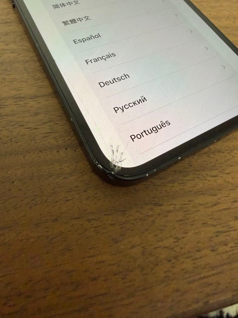 iPhone 16e 128gb ブラック 画面割れ