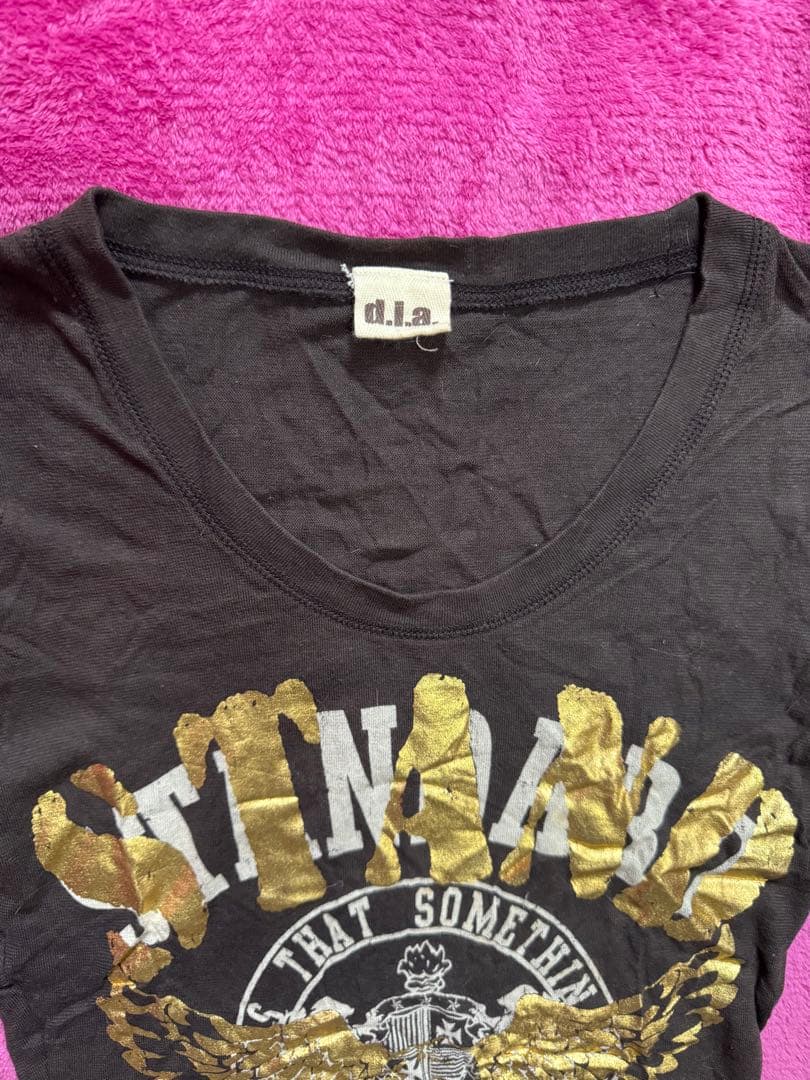 d.i.a VネックTシャツ 黒