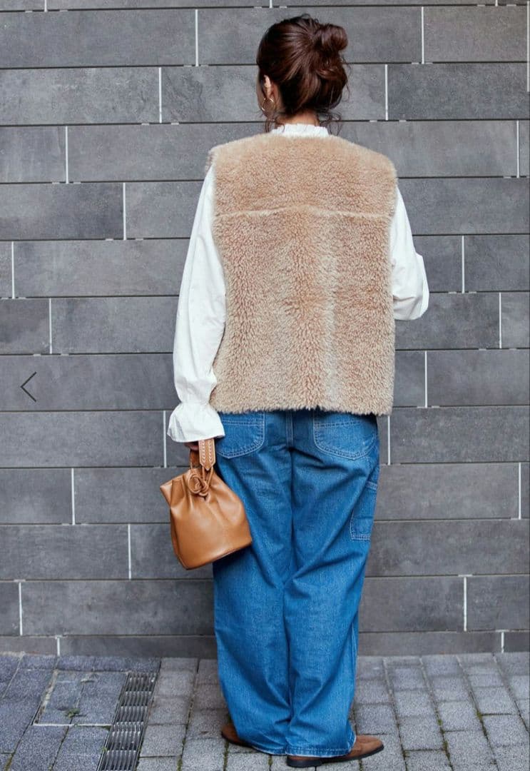 B.C stock ムートンライクリバーシブル ベスト タグ付　新品