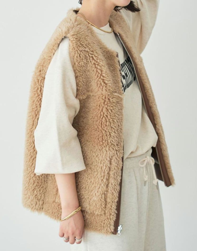 B.C stock ムートンライクリバーシブル ベスト タグ付　新品