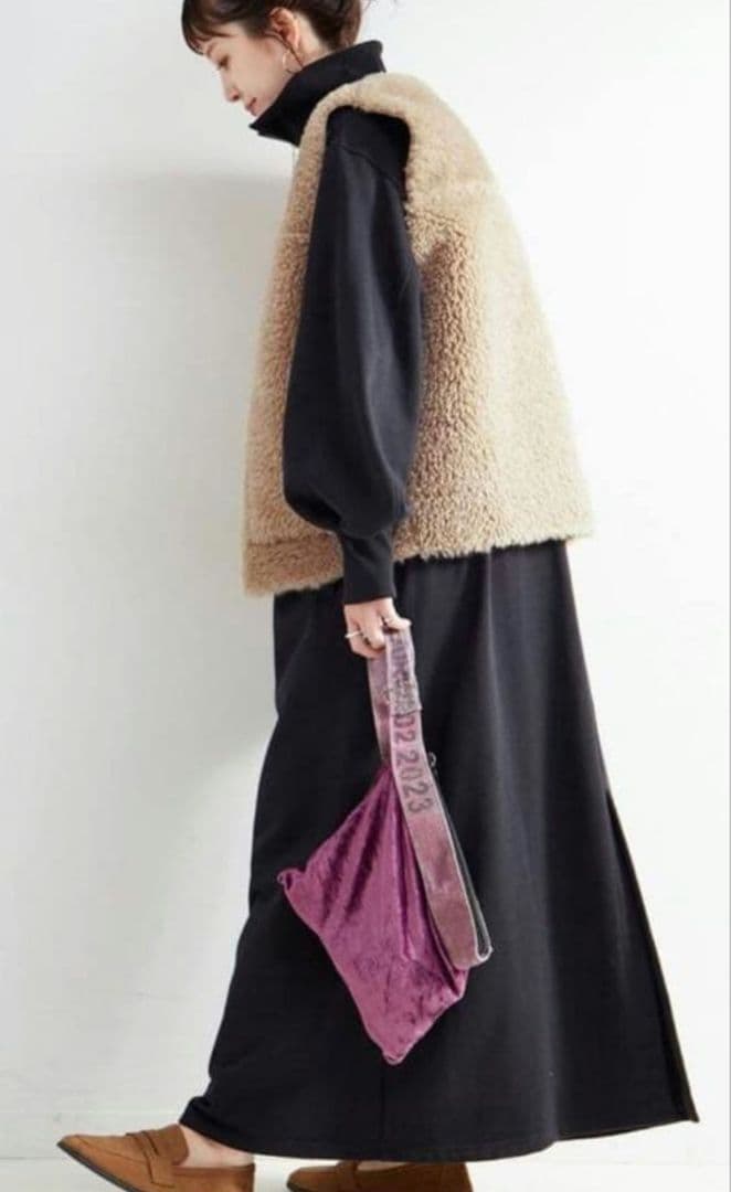 B.C stock ムートンライクリバーシブル ベスト タグ付　新品