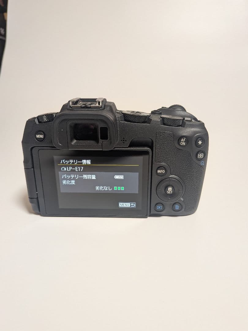 EOSRP+単焦点レンズセット　本体+RF50mmｆ1.8　単焦点レンズ＋おまけ