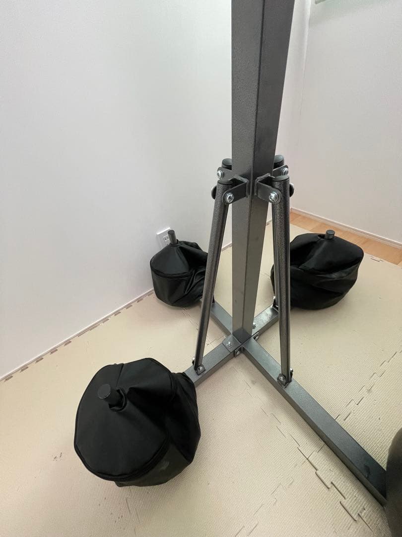 サンドバッグスタンド