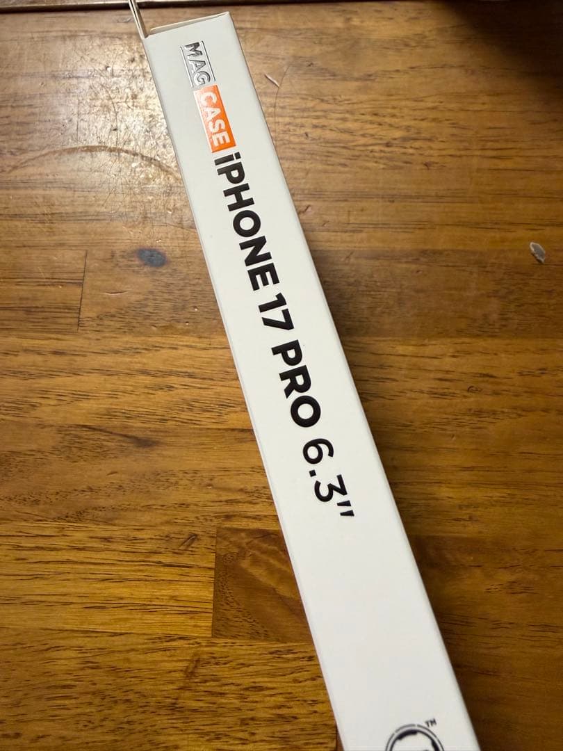 QuadLockMcLarenコラボ iPhone17Pro用ケース 国内未発売