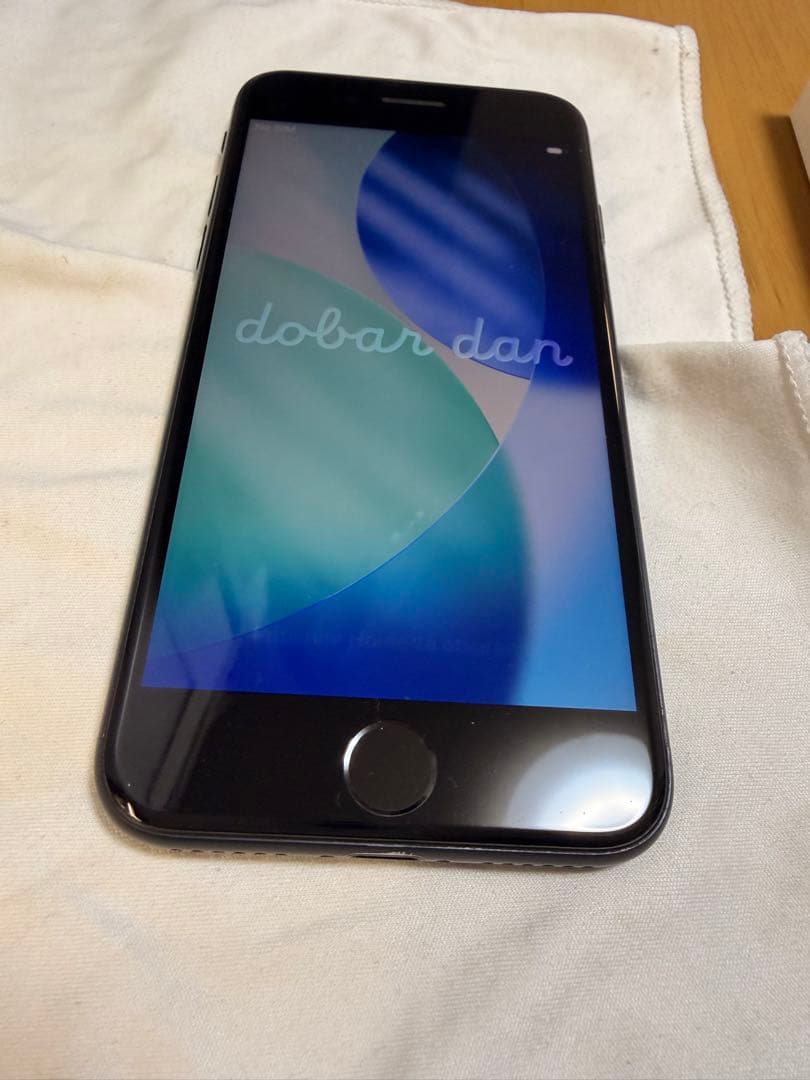 iPhone SE3 本体 64GB SIMフリー 79% 画面割れなし