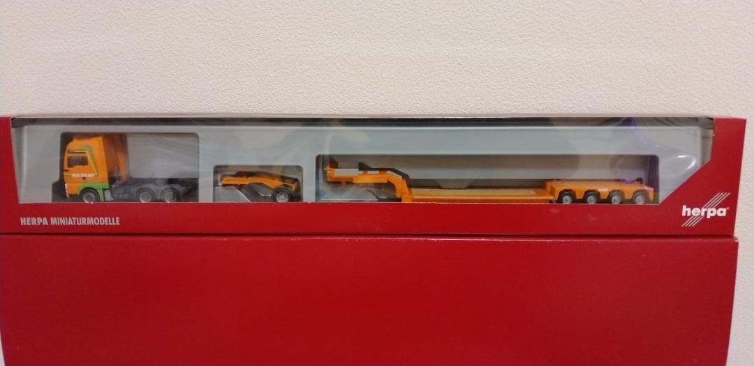 新品です。ヘルパ1/87スケールトレーラーv.d. Vlist仕様