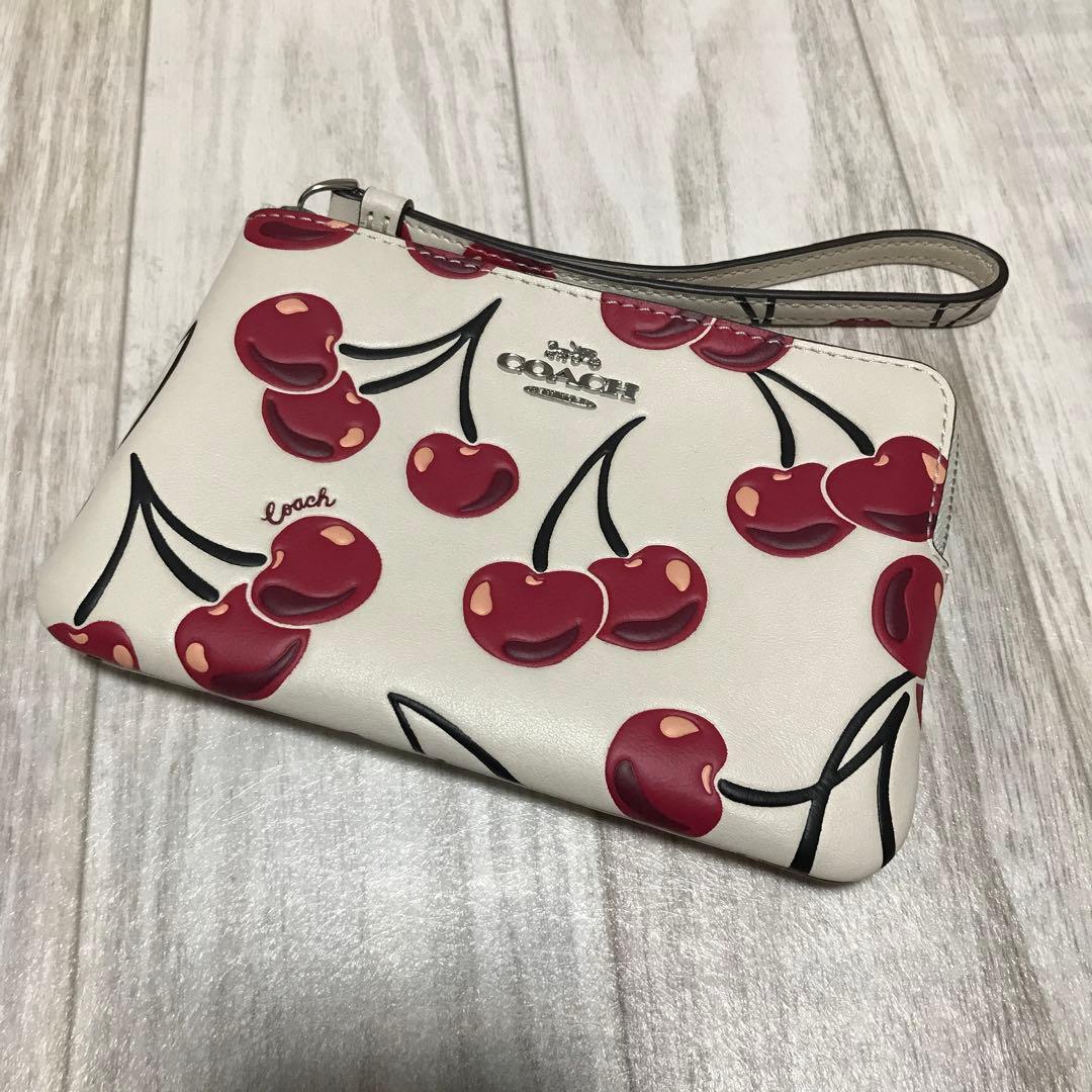 小物 COACH CORNER ZIP WITH CHERRY PRINT
