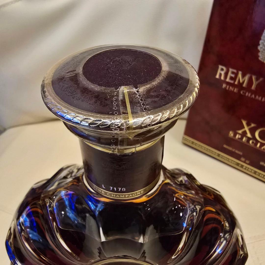 新品未開封　REMY MARTIN レミーマルタンXO SPECIAL700ml
